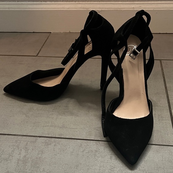 Elegant Black Women's Heels - Picture 1 of 1
